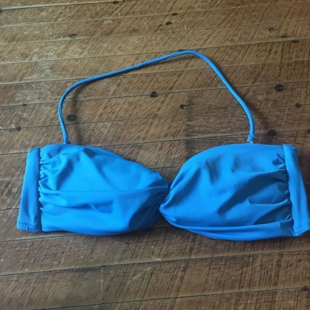 Victoria’s Secret L twisted front blue halter swim top